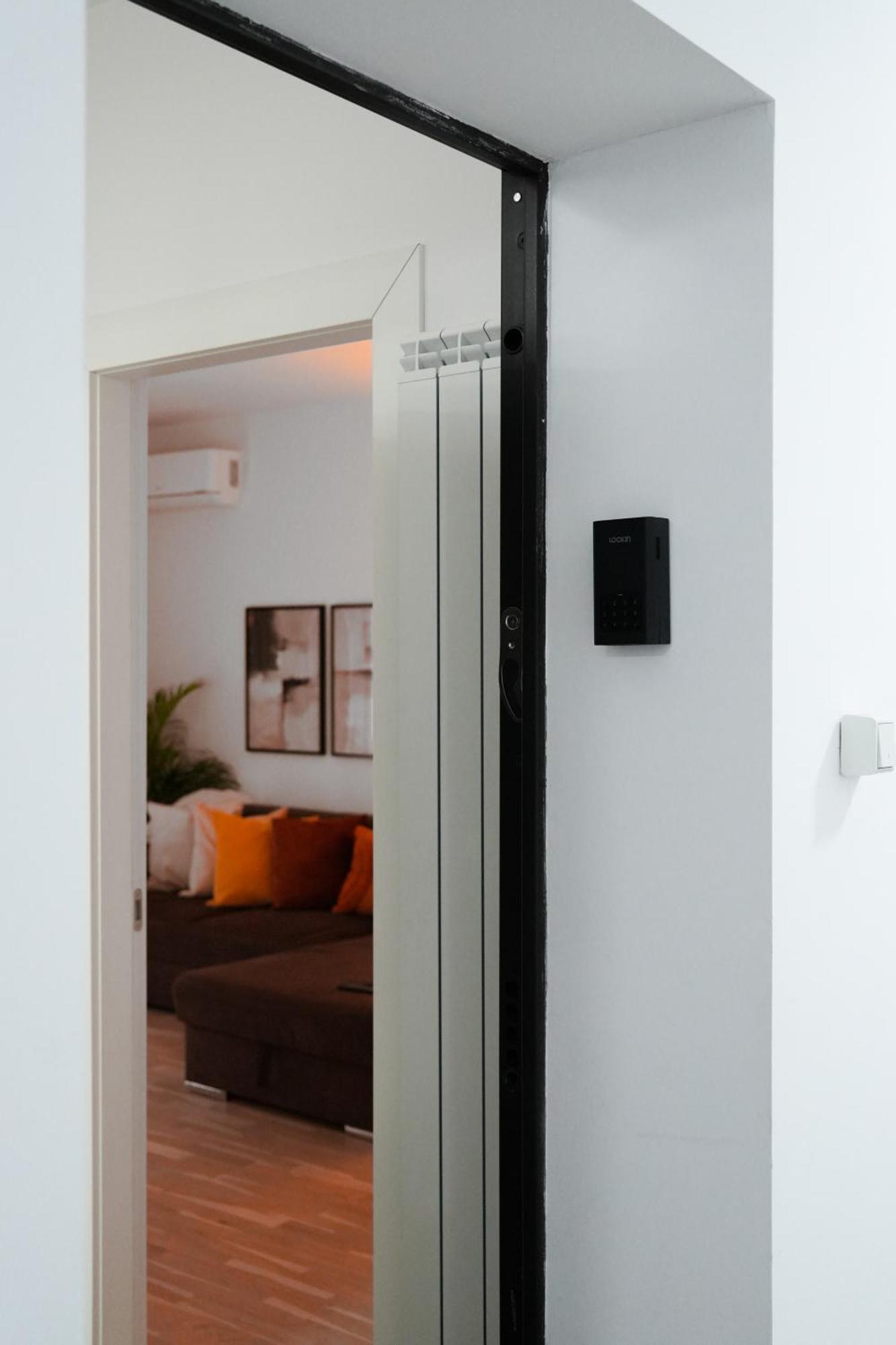 Amalia - Quiet 1Br Apartment With Parking & Wi-Fi Бухарест Экстерьер фото